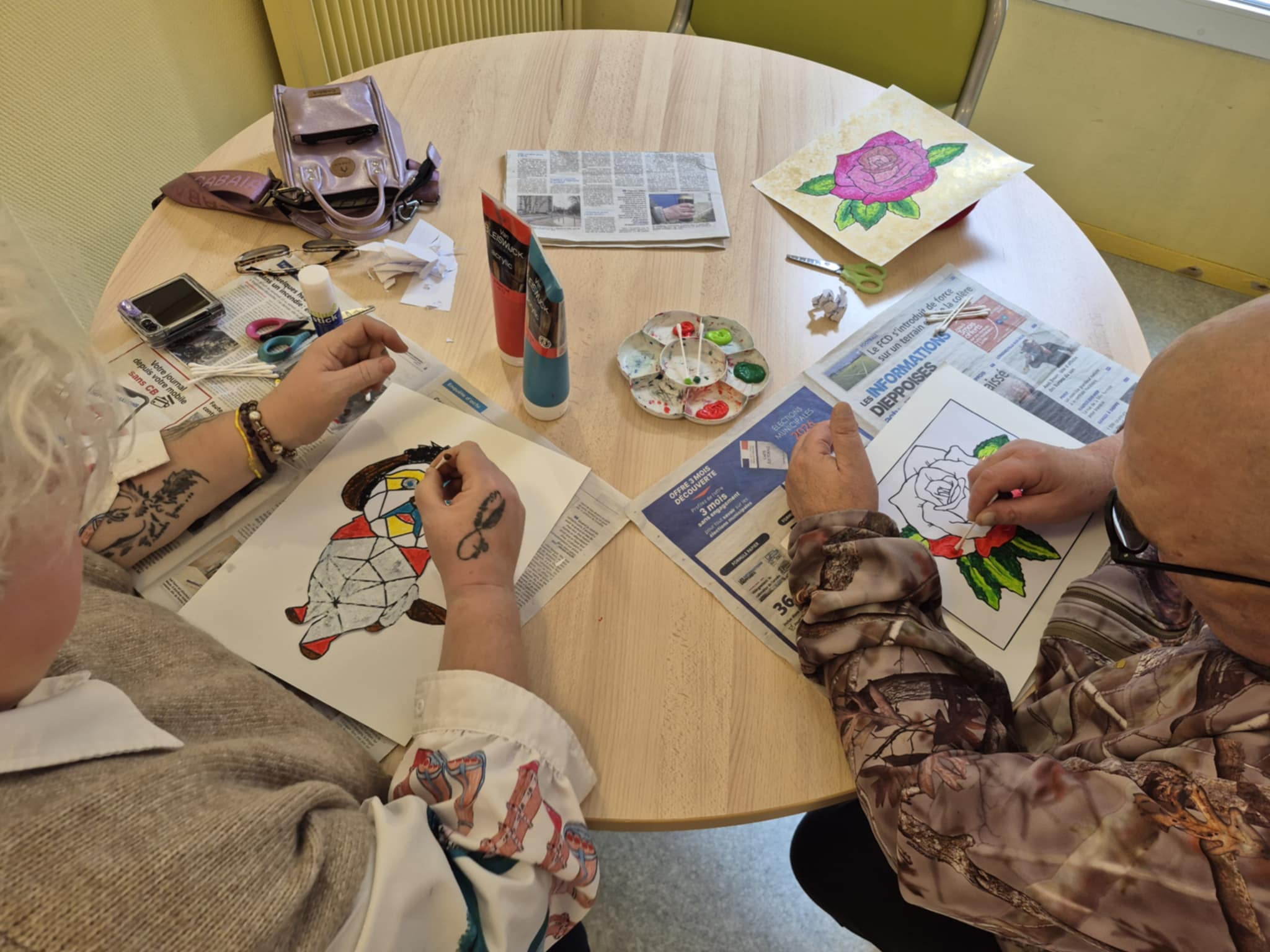Activité manuelle à la résidence autonmie Marcel Paul